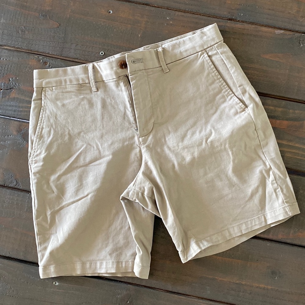 GAP Men’s Size 29 8” Khaki Shorts